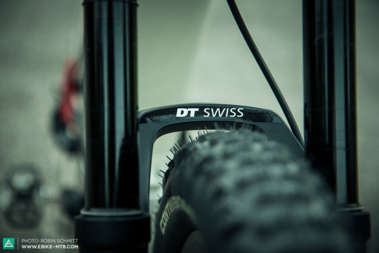Die in Riva vorgestellte DT Swiss Federgabel bring bei 150mm und 27,5 Zoll extrem leichte 1630g auf die Waage.