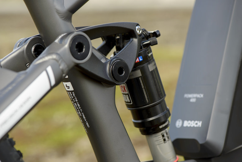 Aktive 120mm Federweg soll das Trail E-Mountainbike bieten.