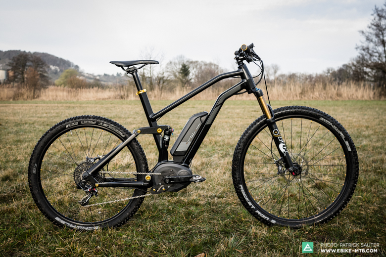 French manufacturer Moustache sent us their top model in their mountainbike range the Samedi FS27/9 Gold to test.