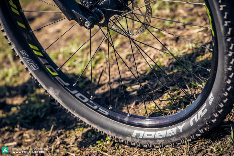 Tour compatible. The economical Schwalbe Nobby Nic performance tires offer low rolling resistance but  were not convincing in damp conditions. Here we wanted a tire with grip and traction like the high-end Schalbe Evolution tyres.