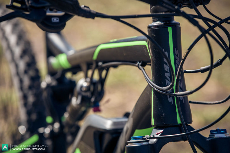 Comfort zone. The tall steerer tube and 80 mm stem create a very comfortable position on the bike, great for long rides. On descents this comfort comes at a cost in terms of agility. Here you‘ll need more pressure on the front to find the right line.