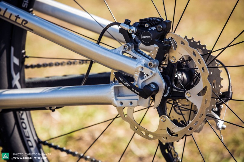 Tasty. The look of the dropouts and performance of the Shimano XT brakes won us over without exception. Conventional quick releases brought criticism - in the age of thru axles these are no longer up-to-date.