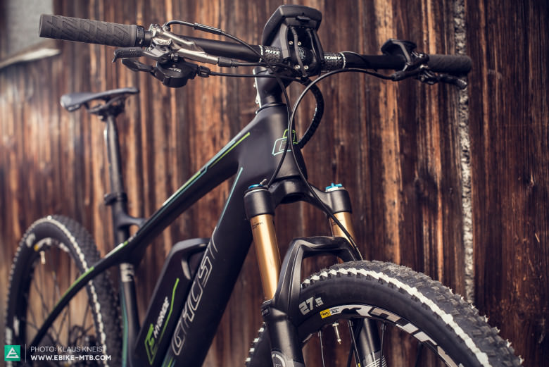 The beautiful carbon fibre frame and great graphics make for a universally attractive bike.