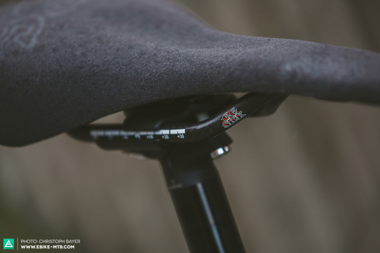 Edle, ovale Carbonstreben und minimales Logo – der 66sick El Flaco Carbon Alcantara passt optisch wohl an 95 % aller Bikes.