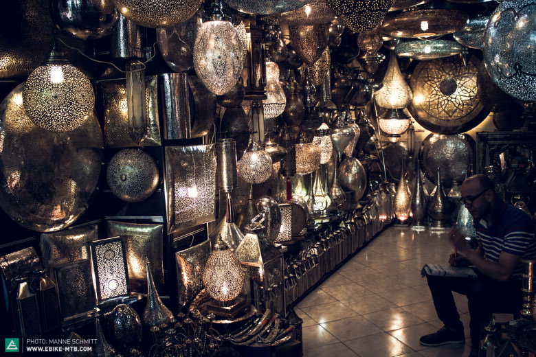 In den Souks von Marrakesch gibt es viel Traditionelles zu kaufen.