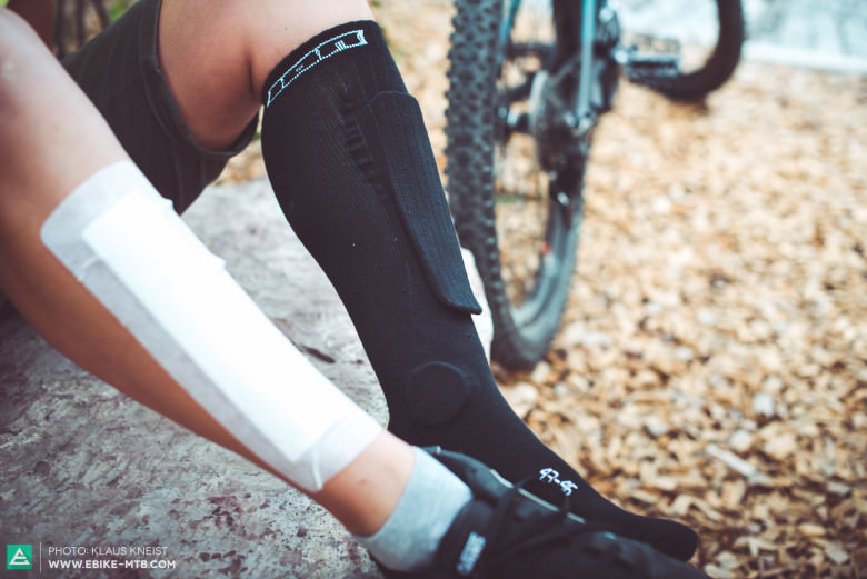 The ION BD 2.0 Protection socks have the classic skateboard style and offer shin protection. The ‘stealth’ protector is created from HD Memory foam protective plates that – although they appear to be very thin – offer brilliant protection against sudden impacts to the shin.
