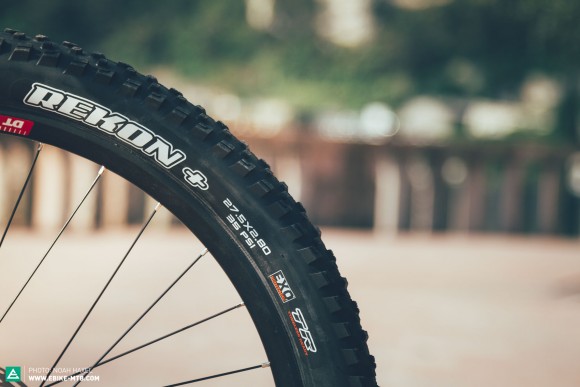At 2.8", the tyres are slightly narrower than an e-Crafty or e-Vantage, but Mondraker deliberately chose this size based on the intended uses for the bike. However, the e-Prime can also be ridden with 3" tyres or 29" wheels upon request.