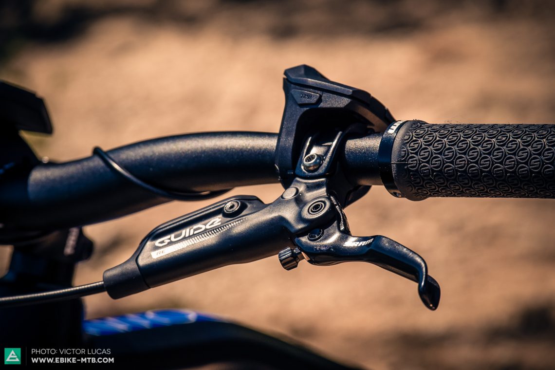 Proven in the past: the brake lever hails from the affordable SRAM Guide R and its reach can be adjusted without the need for tools.