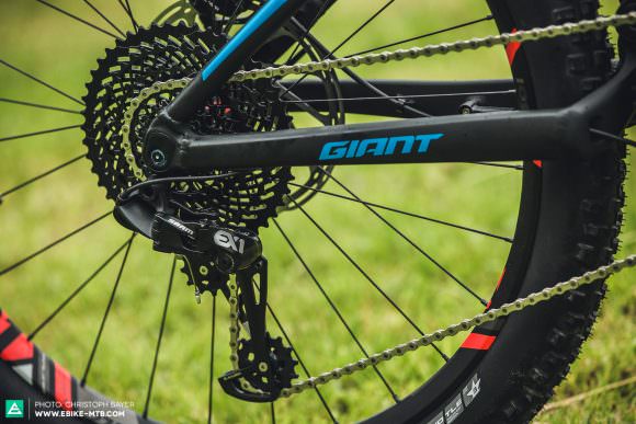 A must on any self-respecting E-MTB: the new SRAM EX1 drivetrain with 8 impeccably chosen gears.
