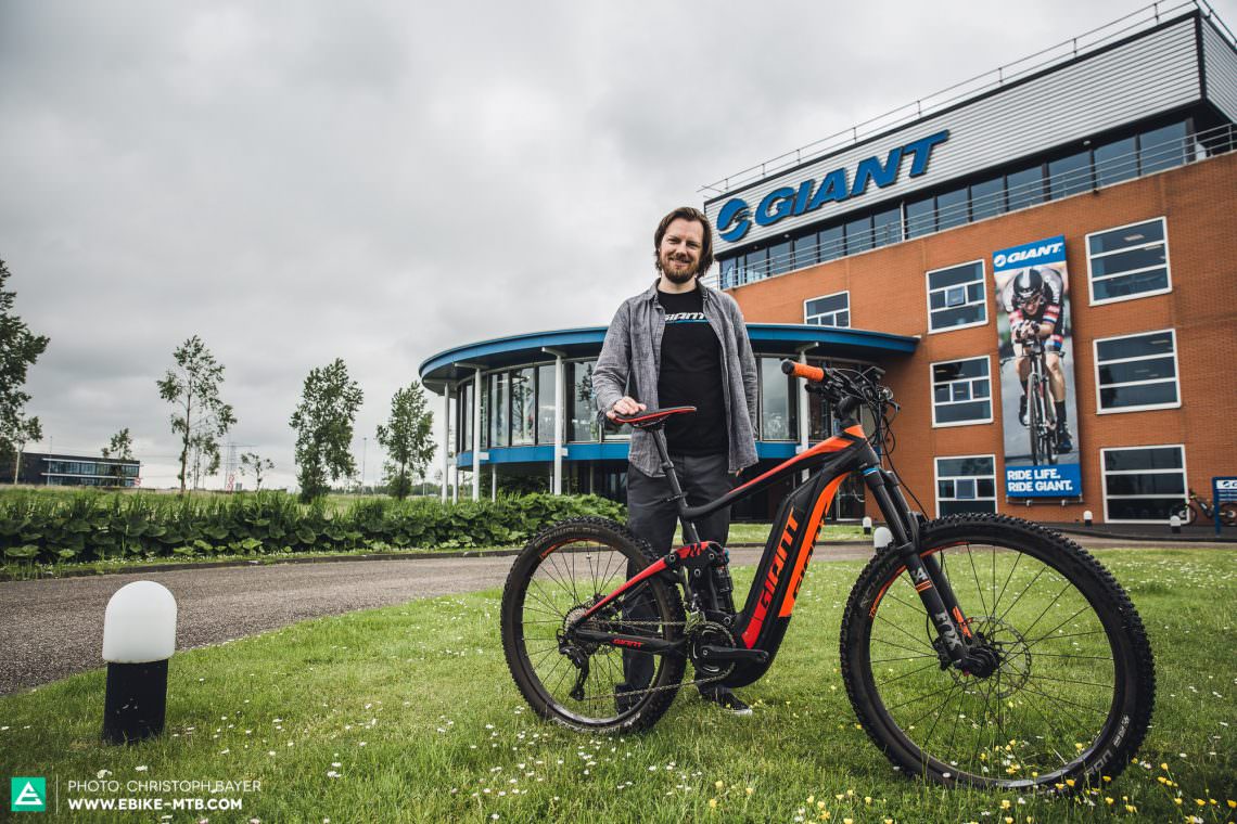 At an exclusive site visit a few weeks ago, product manager Joost Bakker proudly introduced E-MOUNTAINBIKE magazine to the new Full-E+.