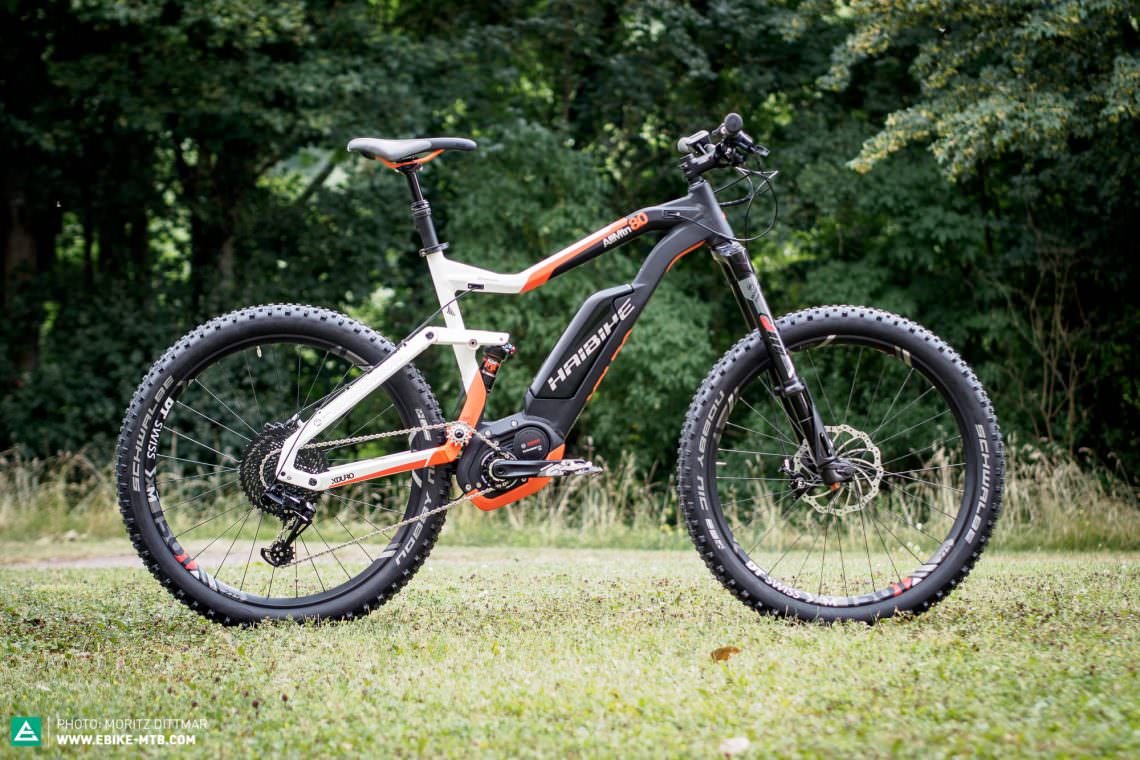 With 150 mm travel, plus-size tires and its role as the most versatile bike of the current line-up, the XDURO AllMtn is the bike that’ll turn its hand to virtually anything.