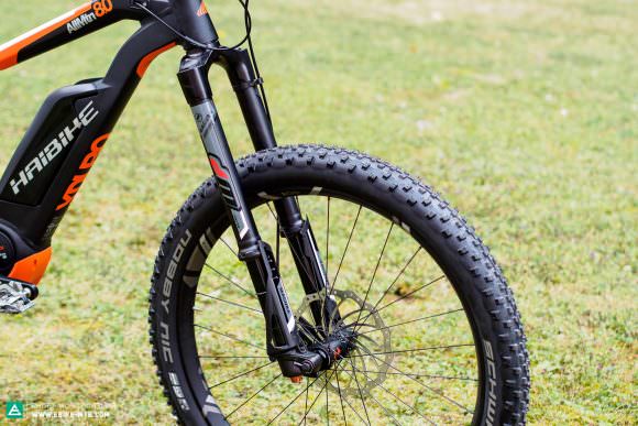 The top-of-the-range XDURO AllMtn 8.0 boasts the latest MAGURA Boltron upside-down forks, which have been specially designed for E-MTBs.