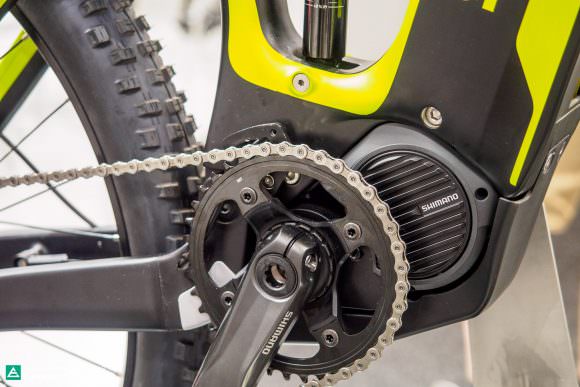 There’s a Shimano Steps MTB E8000 motor for power and it’s compact enough to allow for super short chainstays. 