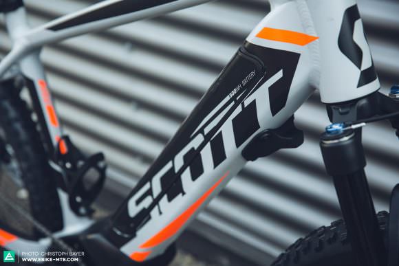 Cool details: This stopper protects the frame from accidental handlebar impact and the space-saving battery placement allows the mounting of a bottle cage.
