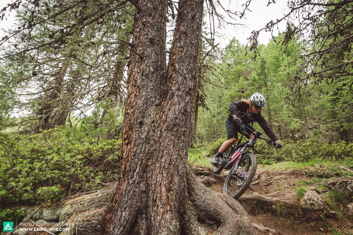 The Samedi Down keeps it cool on gnarly trails.