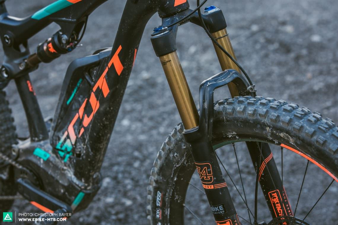 Buttery smooth The FOX 34 FLOAT Factory fork brings impeccable responsiveness and optimal damping to the Genius. No other model on test could smooth out the trails like this fork!