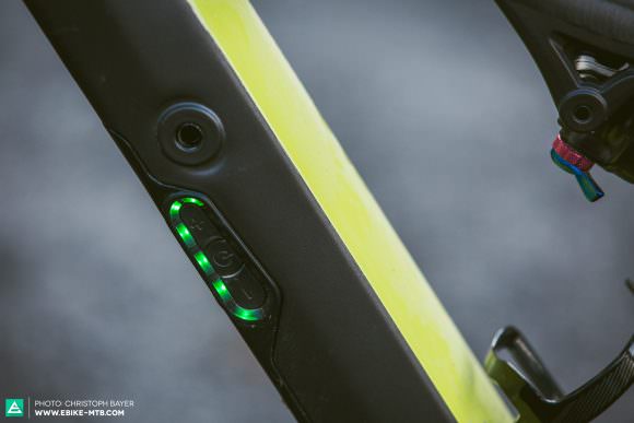 Minimal Specialized have skipped the regular bar-mounted display and use ten LEDs on the downtube to reveal the level of pedal assist and battery life. Ace! You can also connect a display or remote lever using Bluetooth if you like.