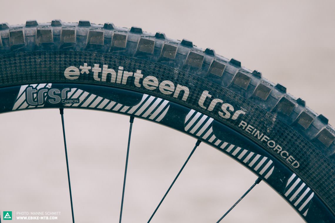 Purpose-built for enduro riding, the E*thirteen TRSr carbon wheels and E*thirteen TRSr tires have a fairly lightweight but sturdy casing with a sticky triple rubber compound.
